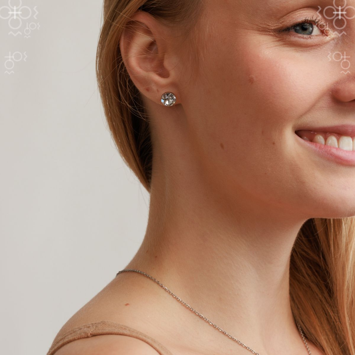 SHATON 8 MM SWAROVSKI® CRYSTAL EARRINGS