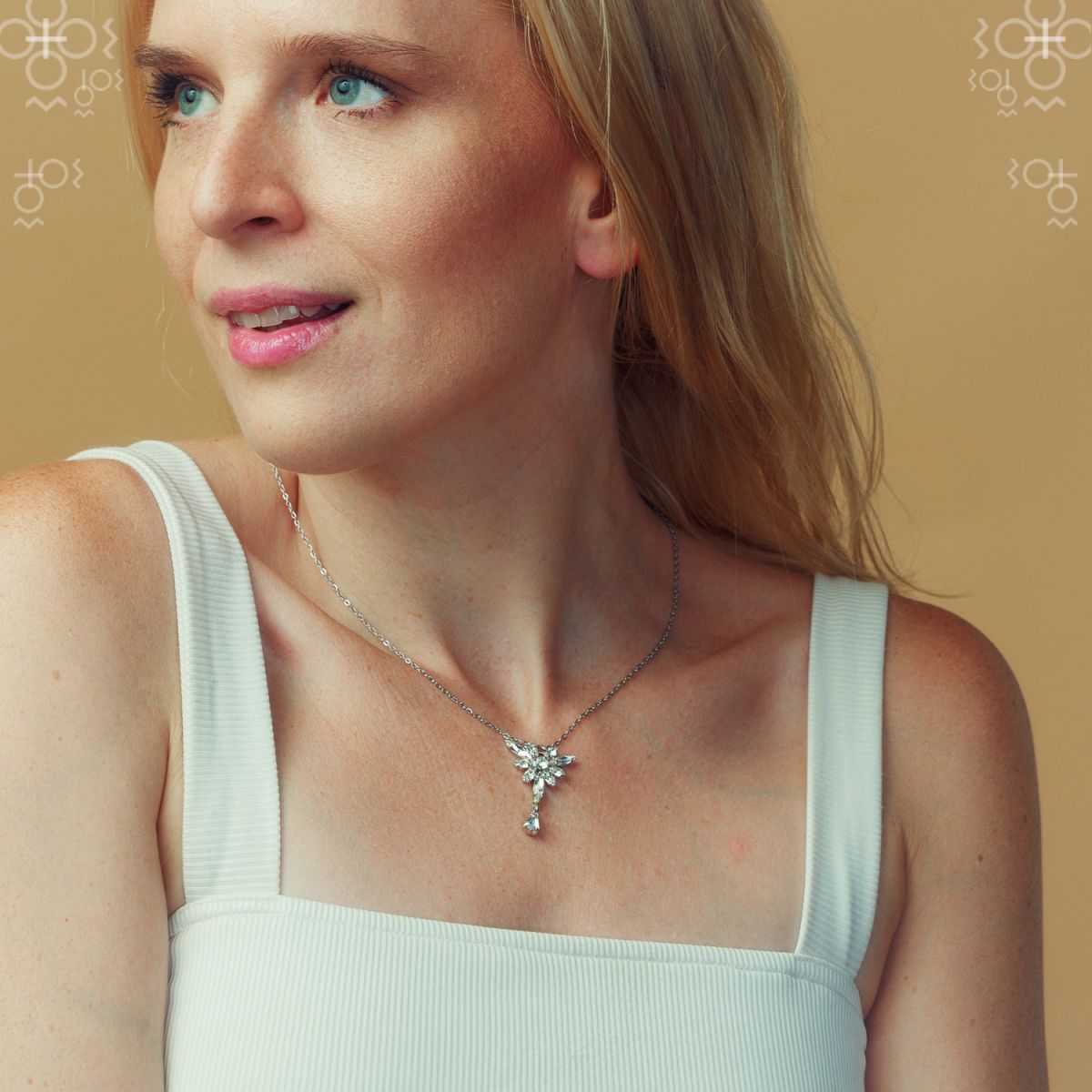 NAVETY ANGEL SWAROVSKI® NECKLACE