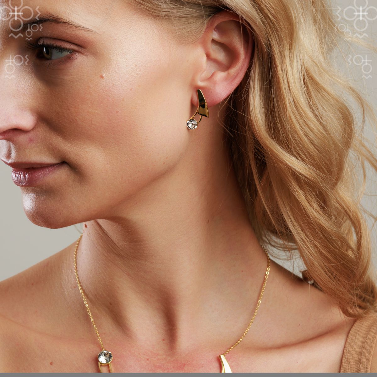 SOFTLY SWAROVSKI® CRYSTAL EARRINGS GOLD PLATED